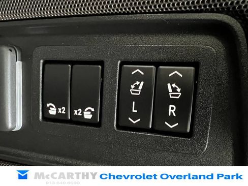 Used 2022 Cadillac Escalade Premium Luxury w/ Performance Package AWD/4WD image 32