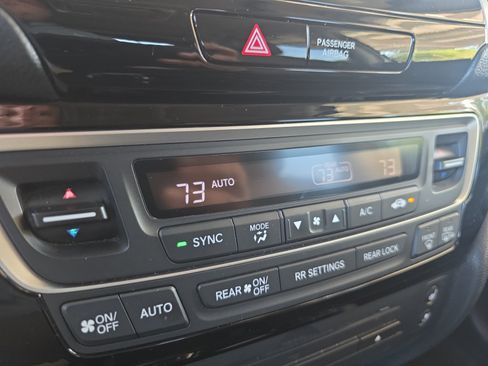 Used 2018 Honda Pilot Elite image 15