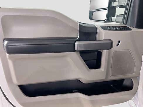 Used 2021 Ford F250 XLT w/ FX4 Off-Road Package image 18