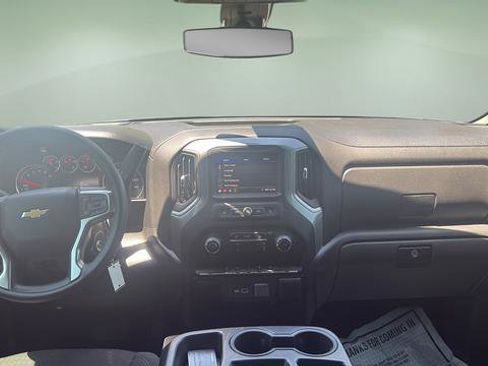 Used 2022 Chevrolet Silverado 1500 Custom w/ Safety Confidence Package AWD/4WD image 7