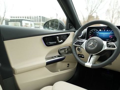 Used 2026 Mercedes-Benz C 300 4MATIC Sedan image 21