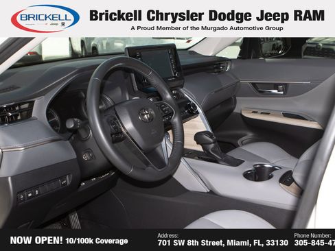 Used 2022 Toyota Venza XLE image 15