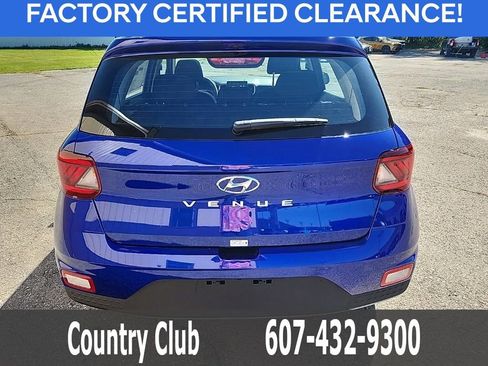 Used 2025 Hyundai Venue SEL image 7