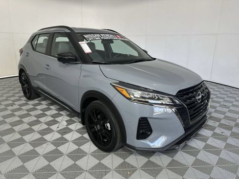 Used 2023 Nissan Kicks SR w/ SR Premium Package FWD image 2