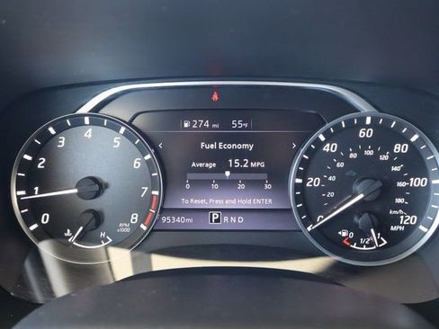 Used 2022 Nissan Frontier SV image 25