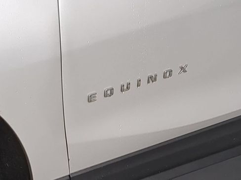 Used 2019 Chevrolet Equinox LT w/ Driver Convenience Package AWD/4WD image 16