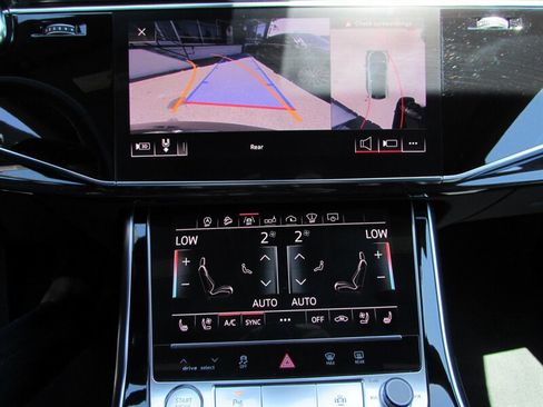 Used 2019 Audi Q8 Prestige AWD/4WD image 24