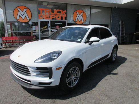 Used 2021 Porsche Macan AWD/4WD image 3