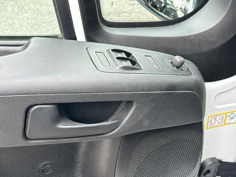 Used 2025 RAM ProMaster 2500 w/ Convenience Group FWD image 17