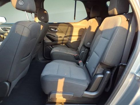 Used 2023 Chevrolet Traverse LT w/ LPO, Floor Liner Package image 12