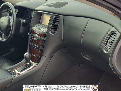 Used 2017 INFINITI QX50 2WD w/ Premium Plus Package image 32