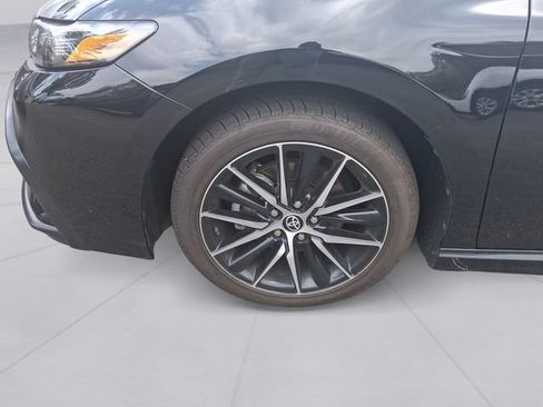 Used 2023 Toyota Camry SE FWD image 9