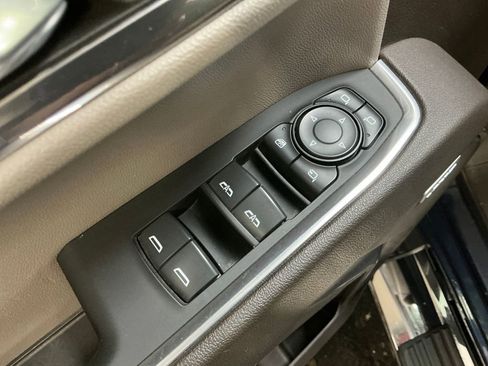 Used 2022 GMC Sierra 1500 SLT w/ SLT Premium Package AWD/4WD image 16