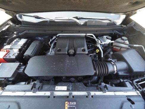 Used 2024 GMC Canyon AT4 w/ AT4 Premium Package AWD/4WD image 10