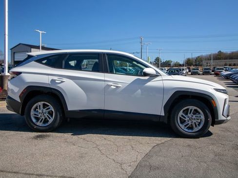 New 2026 Hyundai Tucson SE image 5