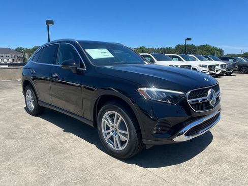 Certified 2025 Mercedes-Benz GLC 300 GLC 300 image 2