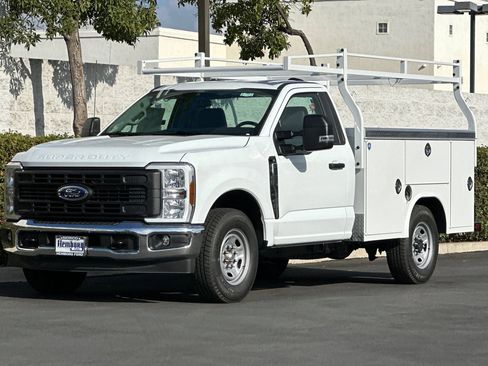 New 2026 Ford F250 XL w/ XL Chrome Package image 8