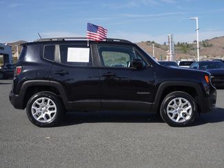 Used 2017 Jeep Renegade Latitude AWD/4WD video 3
