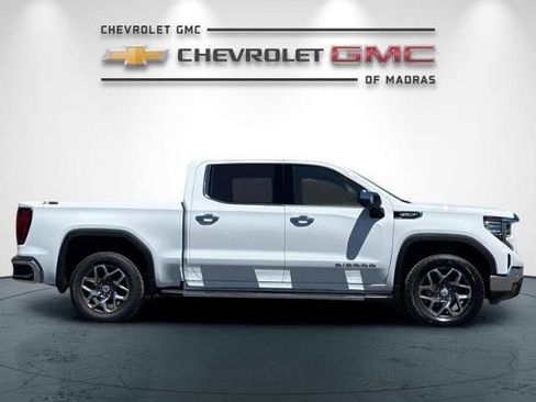 New 2026 GMC Sierra 1500 SLT w/ SLT Premium Plus Package AWD/4WD image 2