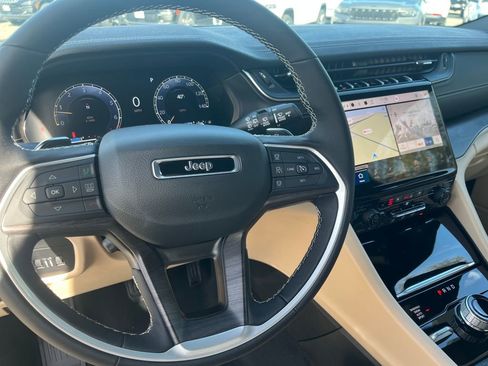 New 2025 Jeep Grand Cherokee L Limited w/ Luxury Tech Group II image 12