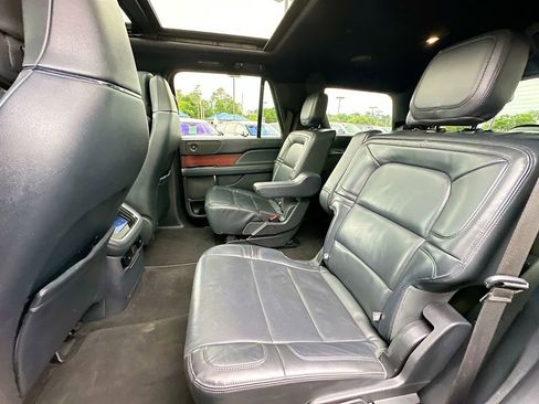 Certified 2022 Lincoln Navigator Reserve RWD image 4