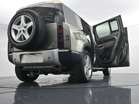 Used 2021 Land Rover Defender 110 SE AWD/4WD image 30