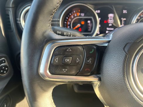 Used 2018 Jeep Wrangler Unlimited Sahara image 17