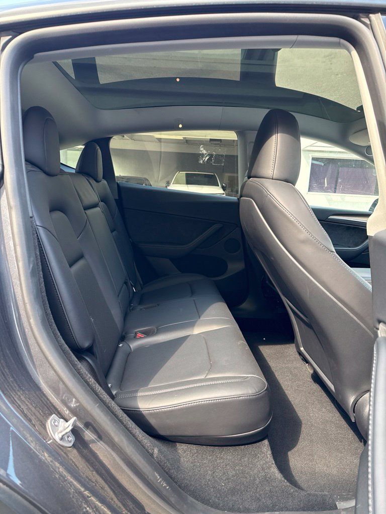 Used 2023 Tesla Model Y Long Range AWD/4WD image 18