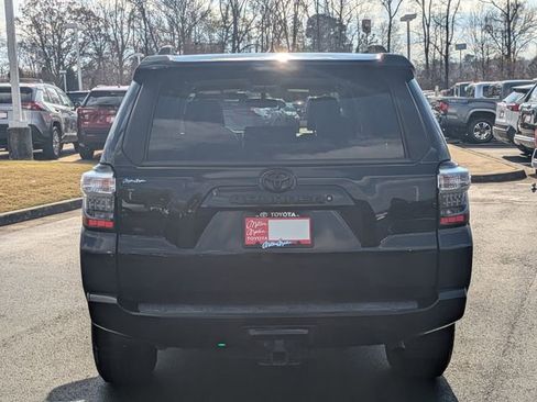 Used 2018 Toyota 4Runner SR5 Premium image 5