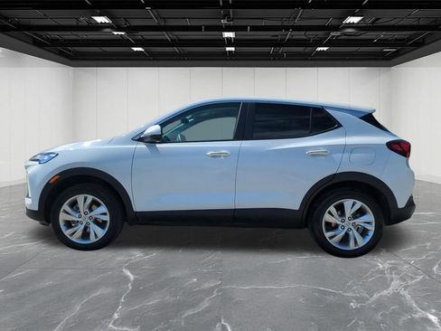 Used 2025 Buick Encore GX Preferred AWD/4WD image 2