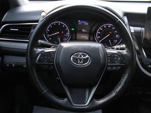 Used 2022 Toyota Camry SE w/ Cold Weather Package FWD image 26