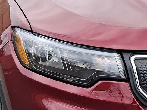 Used 2022 Jeep Compass Latitude w/ Sun and Sound Group image 10