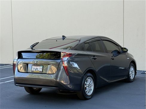 Used 2016 Toyota Prius Two FWD image 33