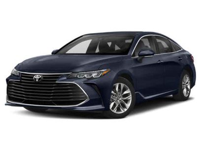 Used 2022 Toyota Avalon XLE w/ Moonroof Package