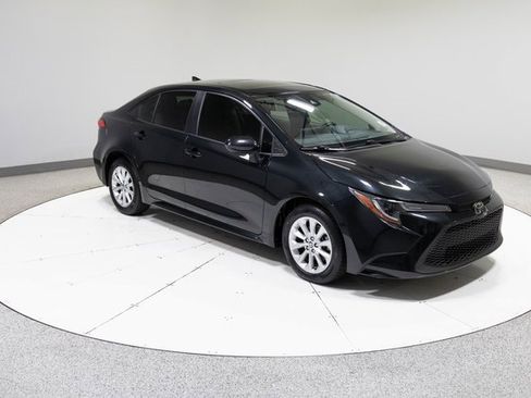 Used 2021 Toyota Corolla LE w/ LE Premium Package image 4