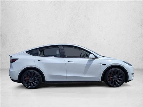 Used 2022 Tesla Model Y Performance image 4