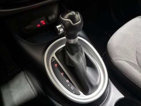 Used 2016 Kia Soul FWD image 16