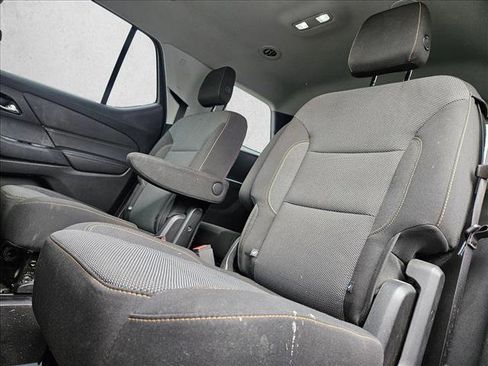 Used 2018 Chevrolet Traverse LT image 14