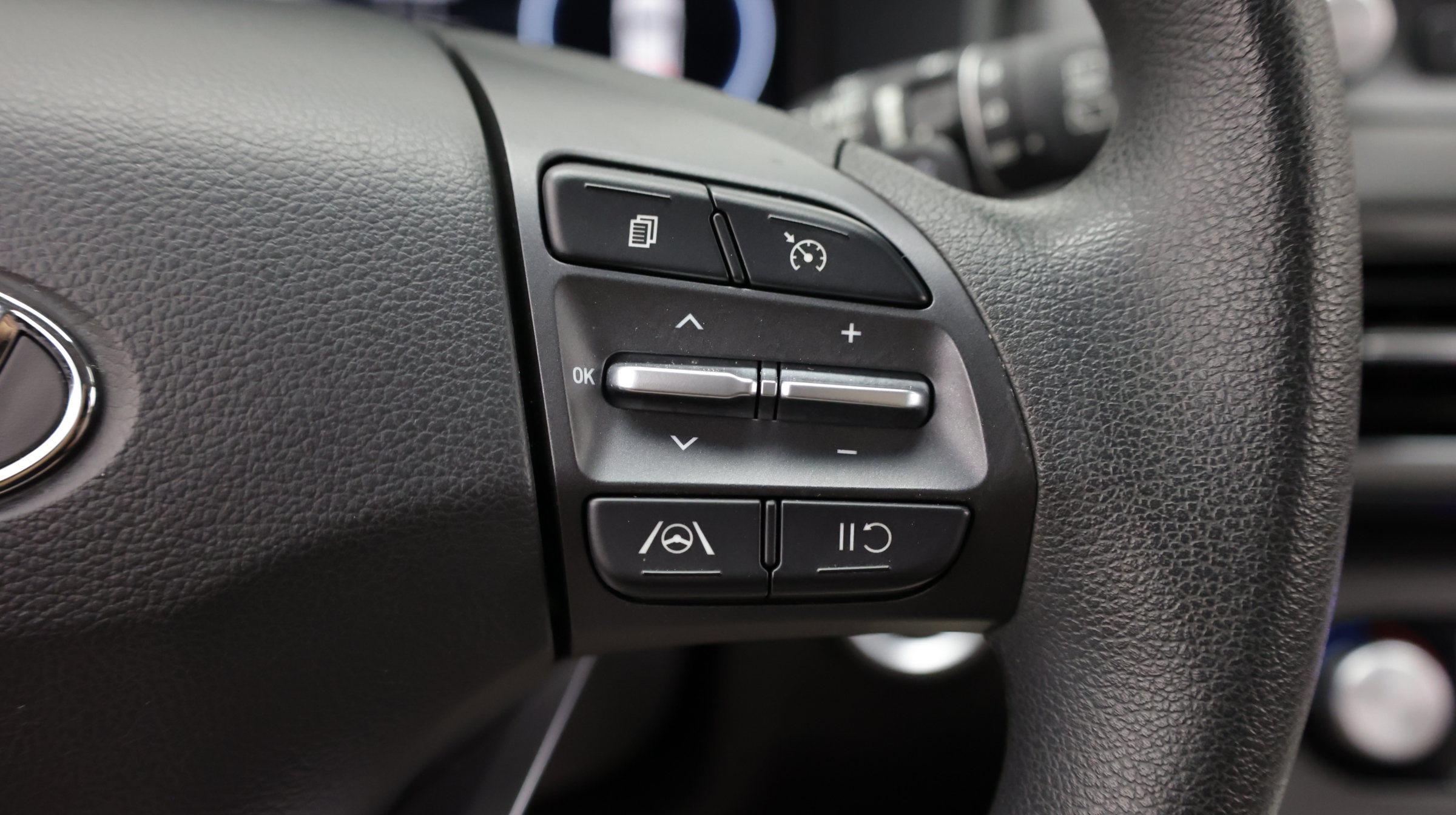 Used 2023 Hyundai Kona SE FWD image 28