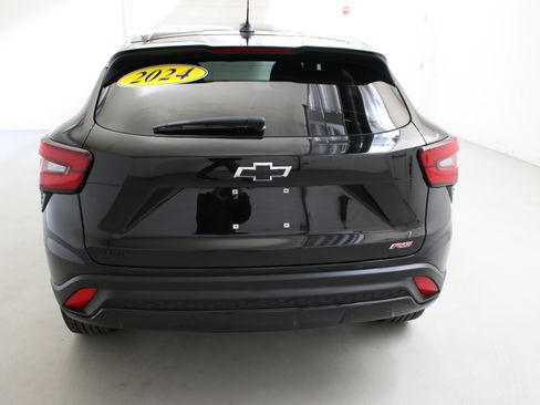 Used 2024 Chevrolet Trax RS w/ Driver Confidence Package image 8