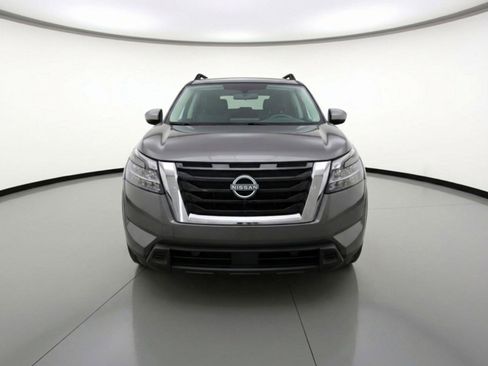 Used 2025 Nissan Pathfinder SV AWD/4WD image 2