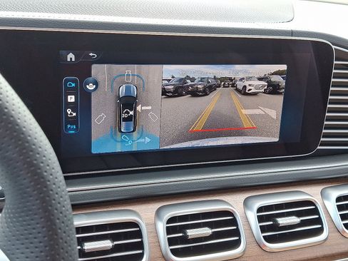 New 2026 Mercedes-Benz GLS 450 4MATIC image 12