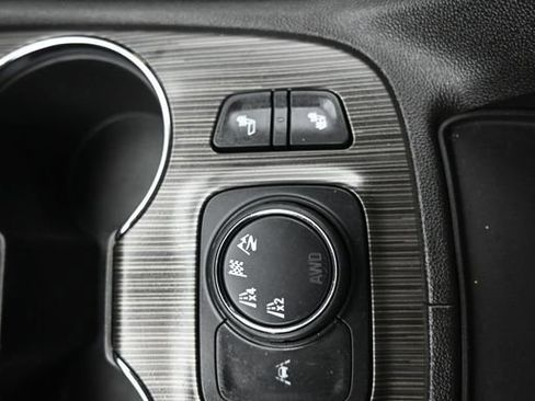 Used 2023 GMC Acadia SLT image 18