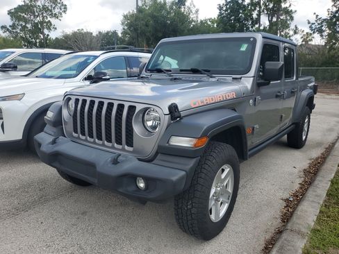 Used 2020 Jeep Gladiator Sport w/ Quick Order Package 24S AWD/4WD image 3