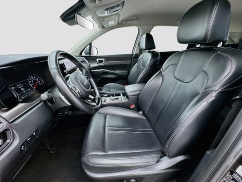 Used 2022 Kia Sorento S FWD image 13