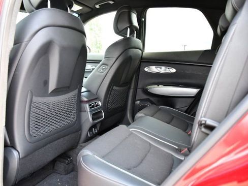 Used 2025 Genesis GV70 3.5T Sport AWD/4WD image 21