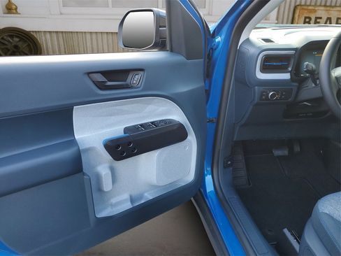 New 2025 Ford Maverick XLT w/ XLT Luxury Package image 14