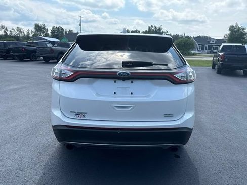 Used 2018 Ford Edge SEL w/ Equipment Group 201A FWD image 4