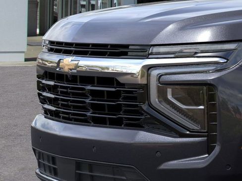 New 2026 Chevrolet Suburban LS image 13