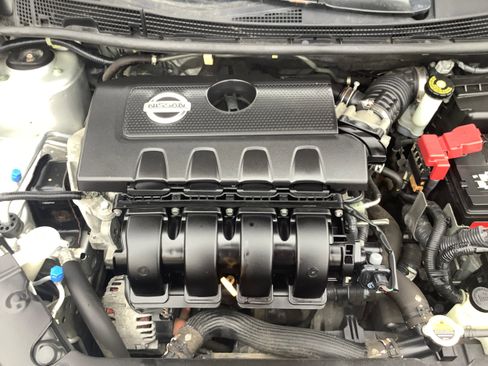 Used 2015 Nissan Sentra S image 9